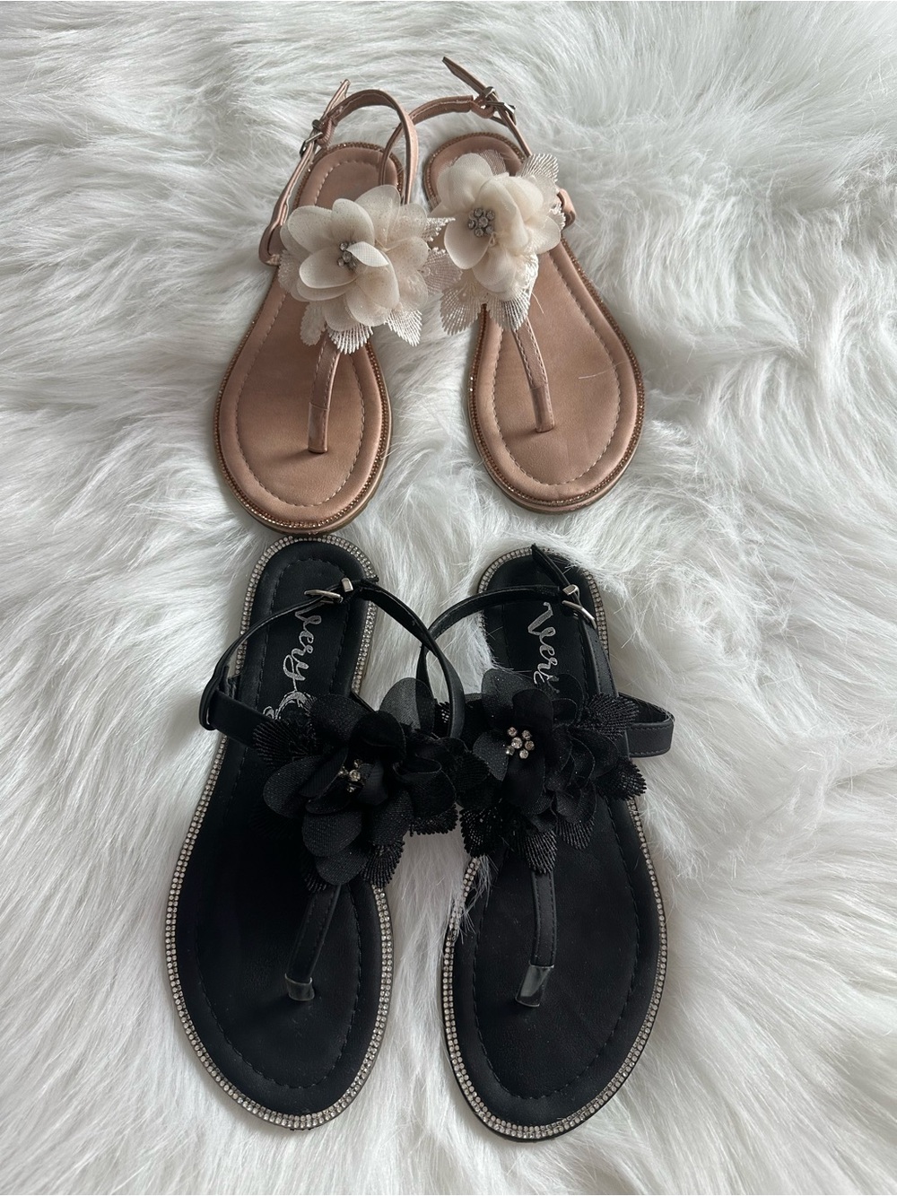 Very G Floral Toe-Ring Sandals in Black and Beige 2 pairs Sz 8.5